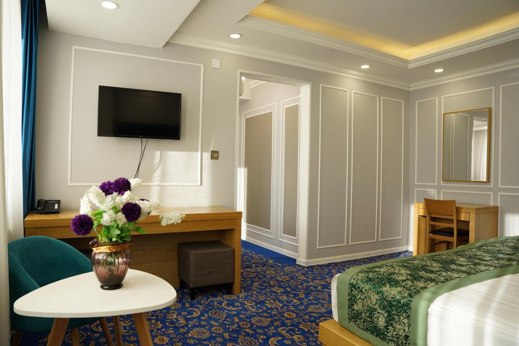 Ub Grand Hotel Oelan-bator Buitenkant foto
