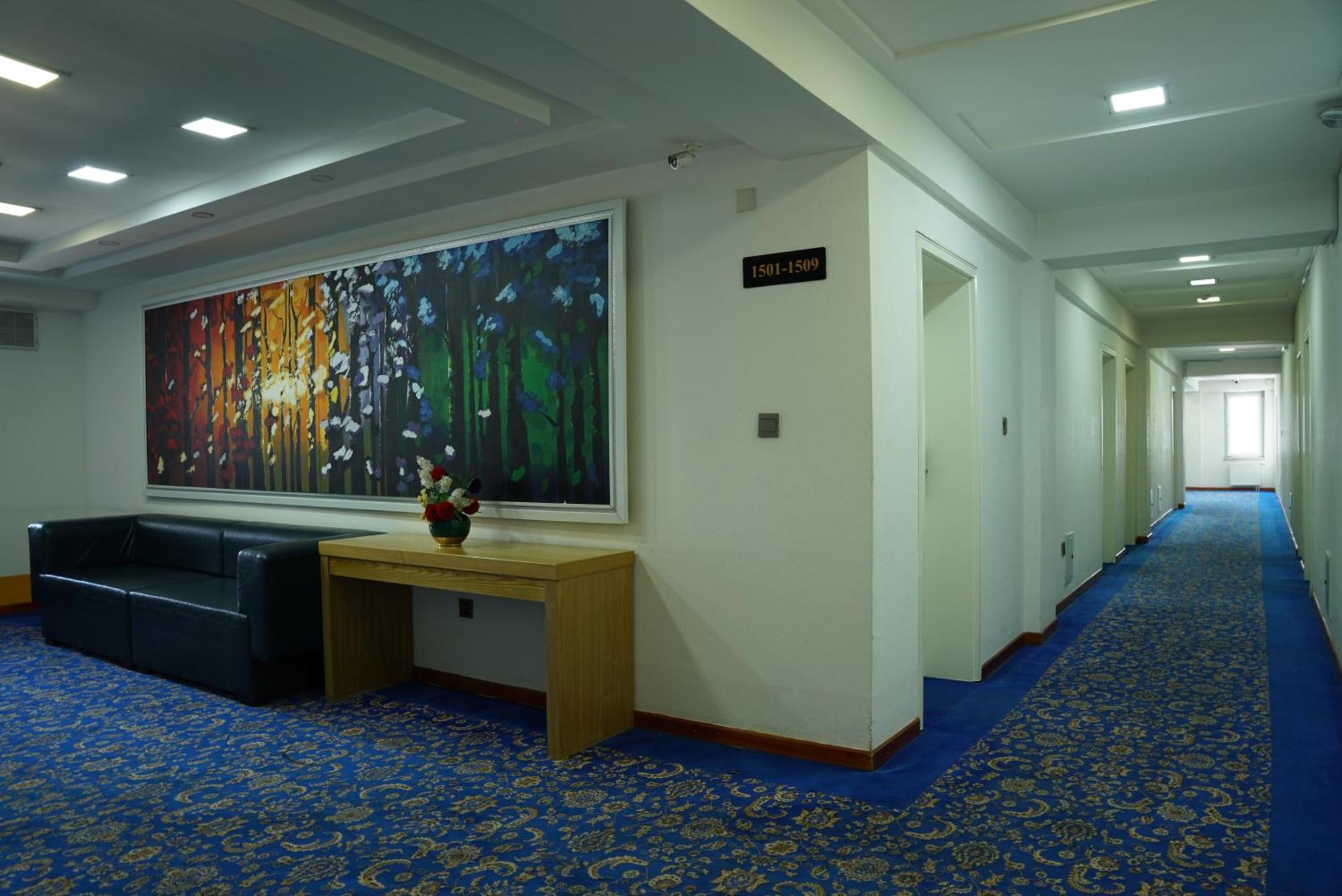 Ub Grand Hotel Oelan-bator Buitenkant foto