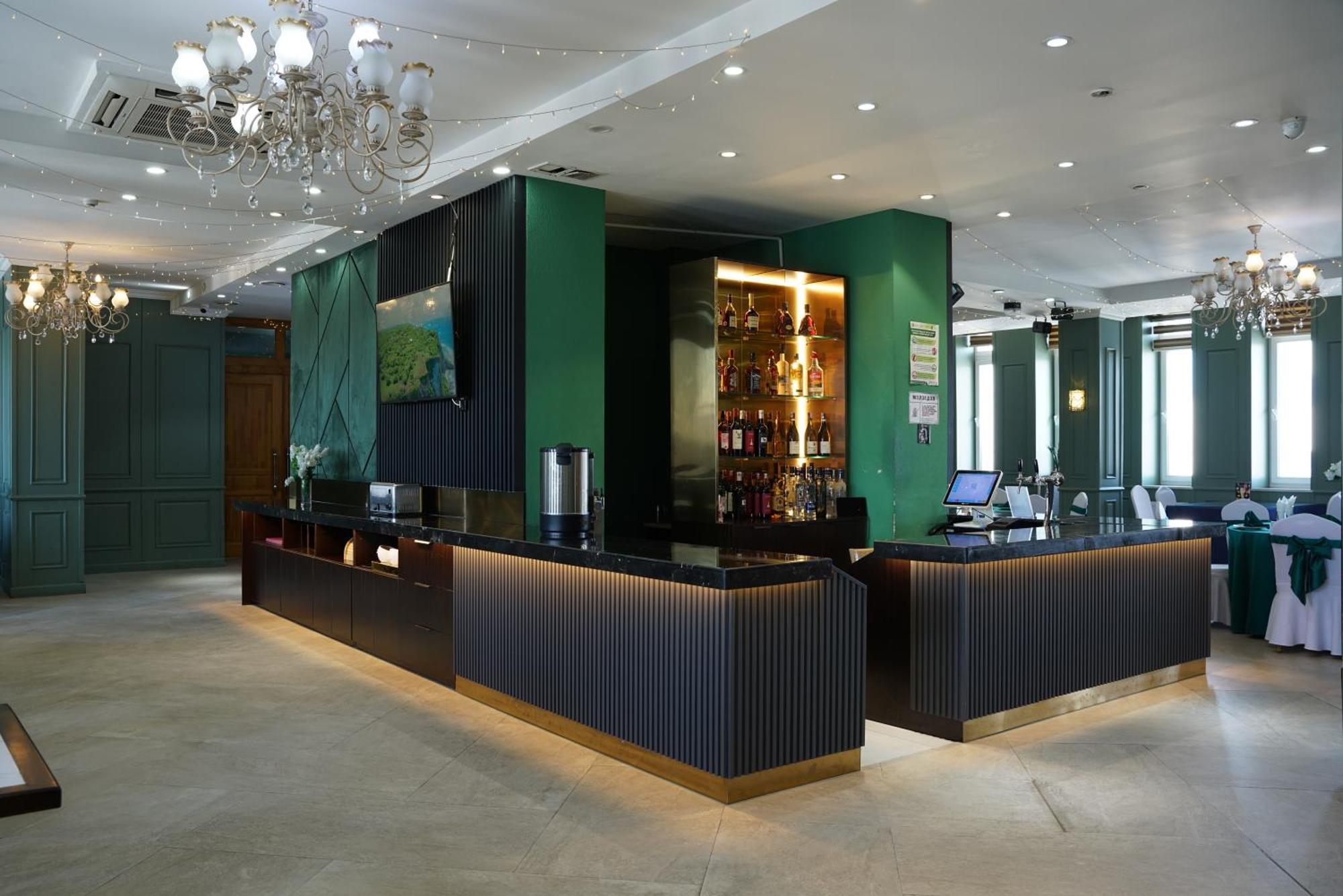 Ub Grand Hotel Oelan-bator Buitenkant foto